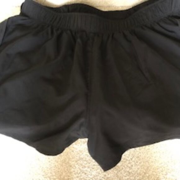 New Balance Activewear Athletic Polyester Running Shorts Black Size M - Picture 2 of 4